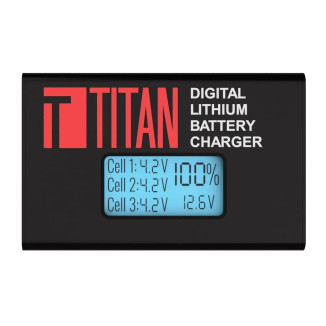 TITAN Li-Pol / Li-Ion digitális töltő V2 (EU-csatlakozó) – fekete