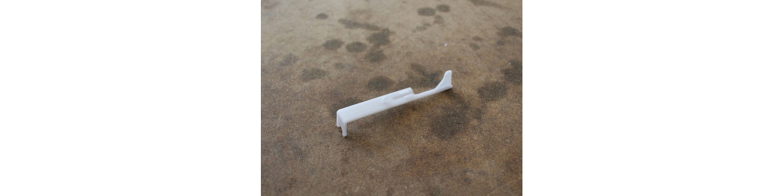 Nozzle feeder straps for airsoft weapons